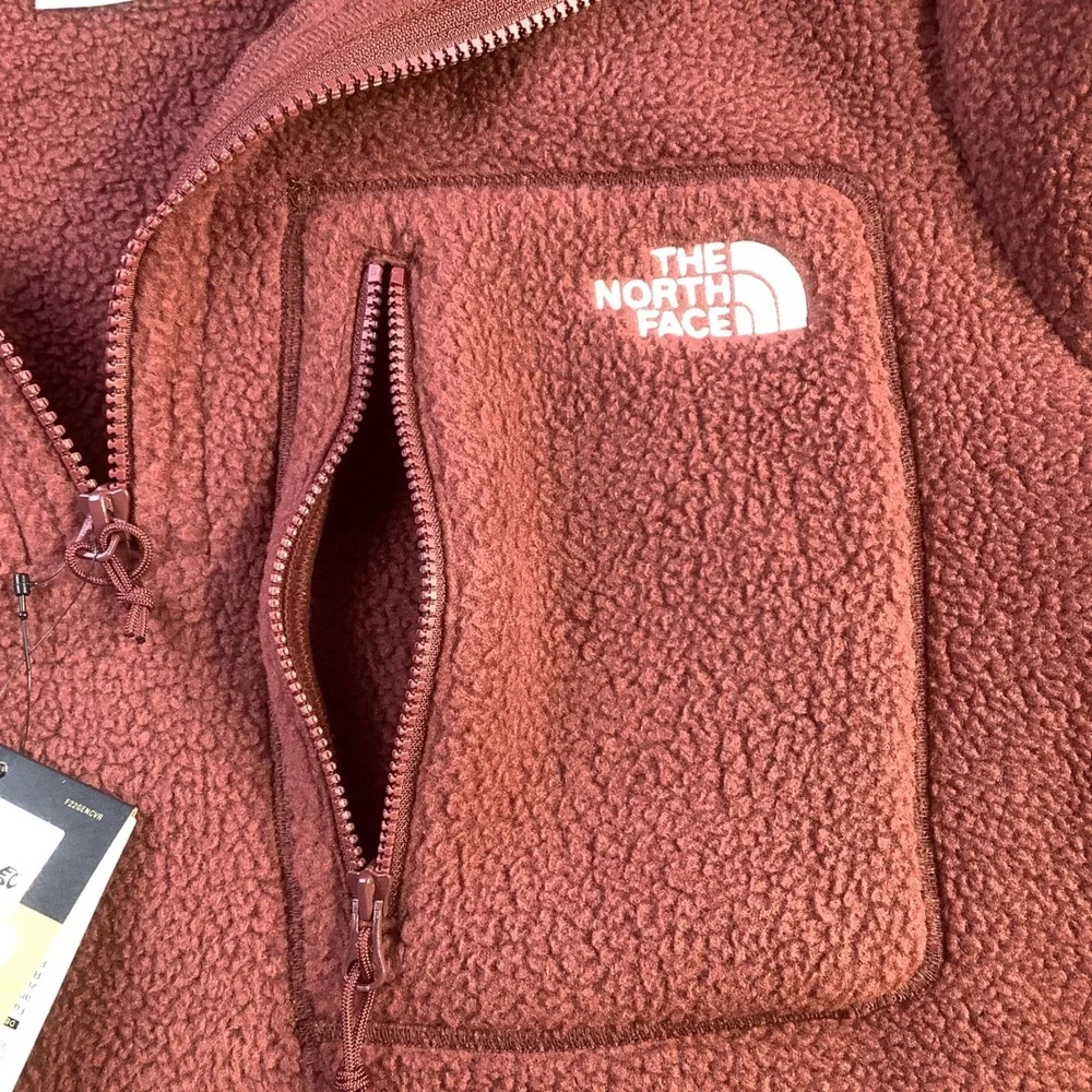 The North Face Mens Yumiori 1/4‎ Zip Fleece Pullover Sumac Red Size Medium NWT